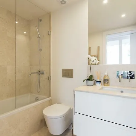 아파트 Flh Martim Moniz Terrace Flat *